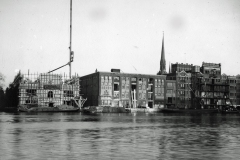 Achterzaan met verffabriek van Pieter Schoen 1896